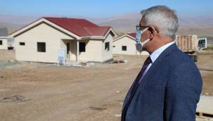 BAŞKAN GÜDER, BULUTLU'DAKİ KÖY EVLERİNİ İNCELEDİ