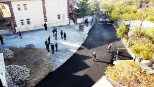 BATTALGAZİ BELEDİYESİ EKİPLERİNİN ASFALT MESAİSİ SÜRÜYOR