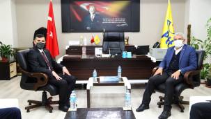 Battalgazi Belediye Başkanı Osman Güder, Malatya PTT Başmüdürlüğü görevine atanan Hüseyin Zaif'e iade-i ziyarette bulunarak 'hayırlı olsun' temennilerini iletti.