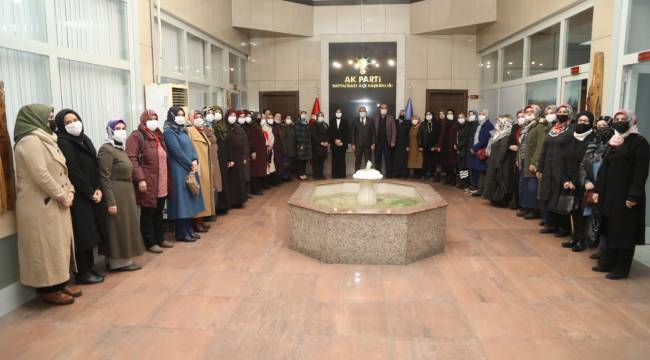 AK Parti Battalgazi İlçe Kadın Kolları Başkanlığı'na yeniden atanan Ebru İnaç, yönetim kurulu listesini açıkladı.