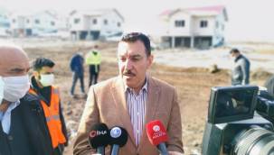 Ak Parti MKYK Üyesi ve Malatya Milletvekili Bülent Tüfenkci, 24 Ocak depreminin yıl dönümünde, depremden en çok etkilenen Battalgazi ilçesine bağlı Düzyol Mahallesine ziyarette bulundu.