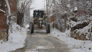 BATTALGAZİ BELEDİYESİ'NİN KAR MESAİSİ DEVAM EDİYOR