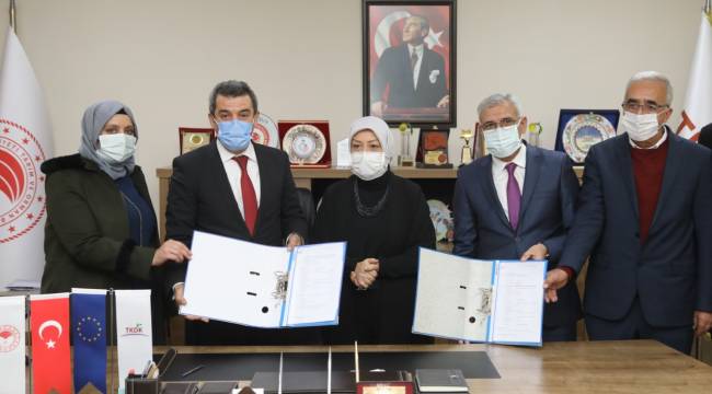 BATTALGAZİ'DE İKİ ÖNEMLİ PROJENİN İMZALARI ATILDI