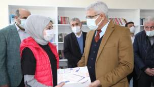 BAŞKAN GÜDER, YÜZ YÜZE EĞİTİMİN İLK GÜNÜNDE ÖĞRENCİLERLE BULUŞTU