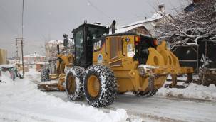  BATTALGAZİ BELEDİYESİ'NİN KARLA MÜCADELE ÇALIŞMALARI TAKDİR TOPLUYOR