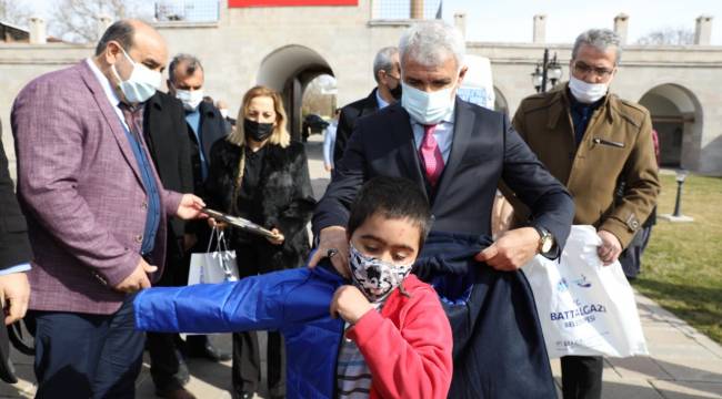 BATTALGAZİ'DE GÖNÜL BELEDİYECİLİĞİ İLE GÖNÜLLER FETHEDİLİYOR