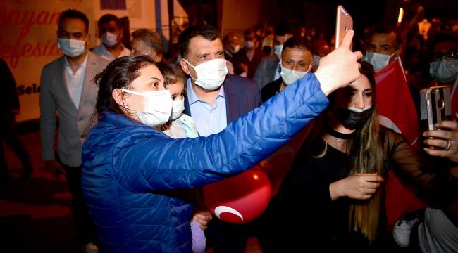 23 Nisan Ulusal Egemenlik ve Çocuk Bayramı Konvoy ve Havai Fişek Gösterisiyle Kutlandı