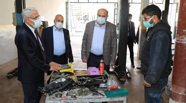 BAŞKAN GÜDER: "HİZMETLERİMİZDE ESNAFIMIZI ÖN PLANDA TUTUYORUZ"