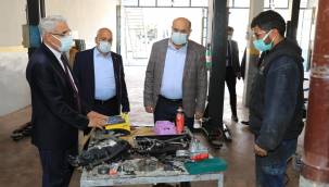 BAŞKAN GÜDER: "HİZMETLERİMİZDE ESNAFIMIZI ÖN PLANDA TUTUYORUZ"