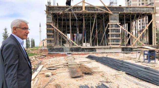 BAŞKAN GÜDER, SEMT KÜTÜPHANESİ'NİN ÇALIŞMALARINI İNCELEDİ