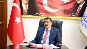 Cumhuriyet Üniversitesi öğrencileri ile online söyleyişe katıldı