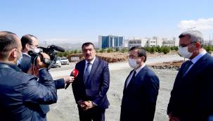 İNÖNÜ ÜNİVERSİTESİ İÇERİSİNDE 3 KM UZUNLUĞUNDA 40 METRE GENİŞLİGİNDE YOL AÇILDI