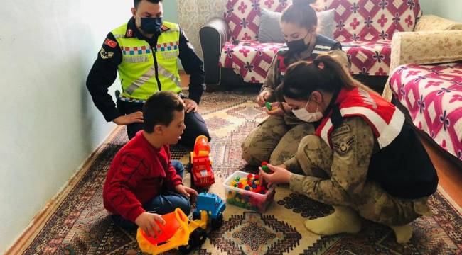 Malatya İl Jandarma Komutanlığı Dünya Otizm Farkındalık Günü Etkinliği