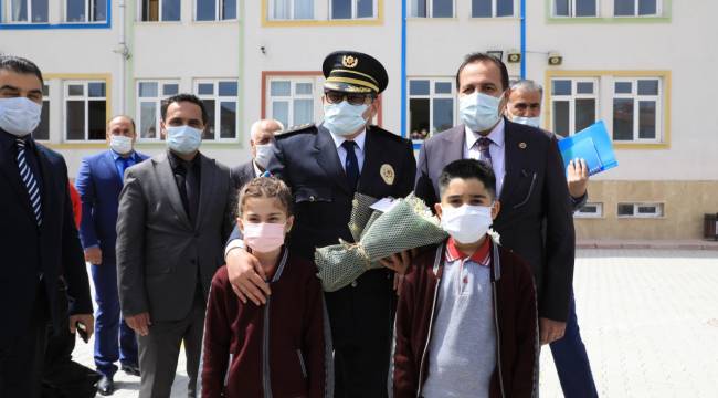  ŞEHİT HAMDİ DİKMEN'İN İSMİ KÜTÜPHANE'DE YAŞATILACAK