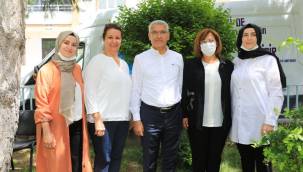 BAŞKAN GÜDER, KADIN MUHTARLARIN ANNELER GÜNÜNÜ KUTLADI