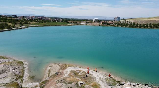  BATTALGAZİ'DEKİ GÖLETLER TEMİZ HALE GETİRİLİYOR