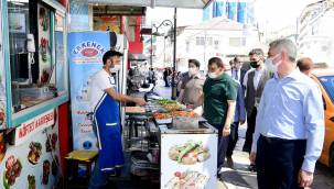 İNÖNÜ CADDESİ VE AKPINAR ESNAFLARINI ZİYARET EDEN BAŞKAN GÜRKAN HER ZAMAN ESNAFLARIMIZIN YANINDAYIZ
