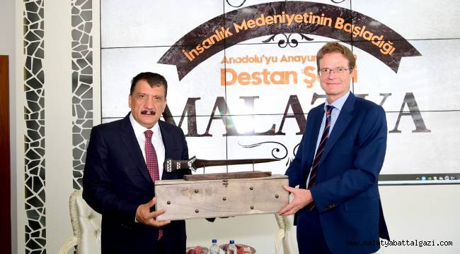 AB Türkiye Delegasyonu Başkanı'nı Makamında ağırlayan Başkan Gürkan