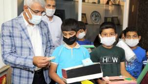 BAŞKAN GÜDER, İLKOKUL ÖĞRENCİLERİNİ AĞIRLADI