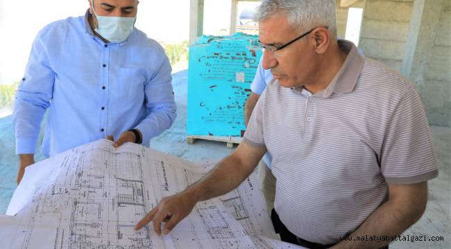  BAŞKAN GÜDER: "KÜTÜPHANEMİZİ KISA SÜREDE GENÇLERİMİZİN İSTİFADESİNE SUNACAĞIZ"