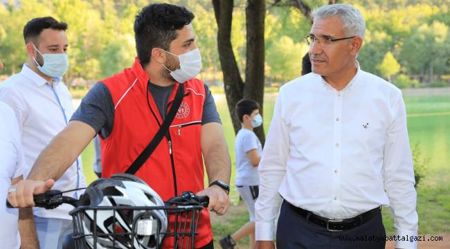 BAŞKAN GÜDER, SAĞLIKLI BİR YAŞAM İÇİN GENÇLERLE PEDAL ÇEVİRDİ