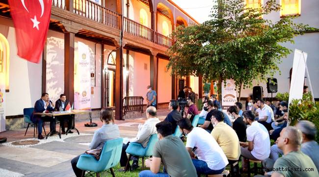 BAŞKAN GÜRKAN, GENÇLERLE AÇIK HAVA SÖYLEŞİLERİNDE BİR ARAYA GELDİ