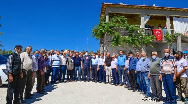 BAŞKAN GÜRKAN, YUKARIÖRÜKÇÜ'DE VATANDAŞLARLA BİR ARAYA GELDİ