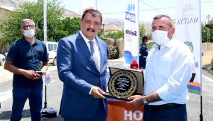 VATANDAŞLAR TARAFINDAN COŞKUYLA KARŞILANAN BAŞKAN GÜRKAN