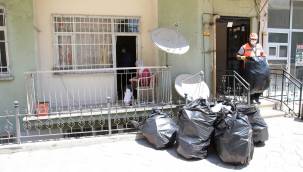 74 YAŞINDAKİ KADININ YARDIMINA BATTALGAZİ BELEDİYESİ YETİŞTİ