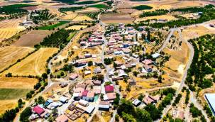 ÇAYIRKÖY'DE VATANDAŞLARLA BİR ARAYA GELEN BAŞKAN GÜRKAN,