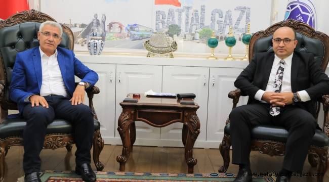 PROF. DR. ŞAHİN'DEN BAŞKAN GÜDER'E ZİYARET