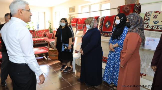  BAŞKAN GÜDER, KURSİYERLERLE BULUŞTU