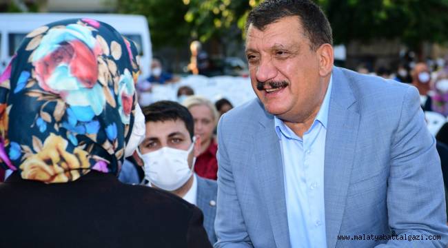 BAŞKAN GÜRKAN, YAKINCA BİRLİK VE BERABERLİK ŞENLİĞİNE KATILDI