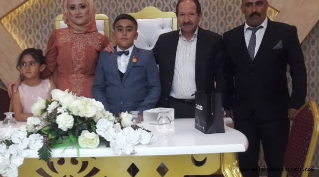 Bülent Karakaş'ın oğlu Ömer Faruk sünnet töreniyle erkekliğe ilk adımını attı.