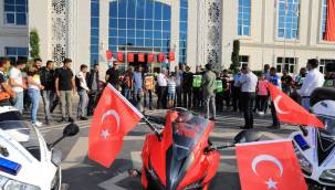BATTALGAZİ'DE MOTOSİKLET KORTEJLİ ZAFER BAYRAMI KUTLAMASI