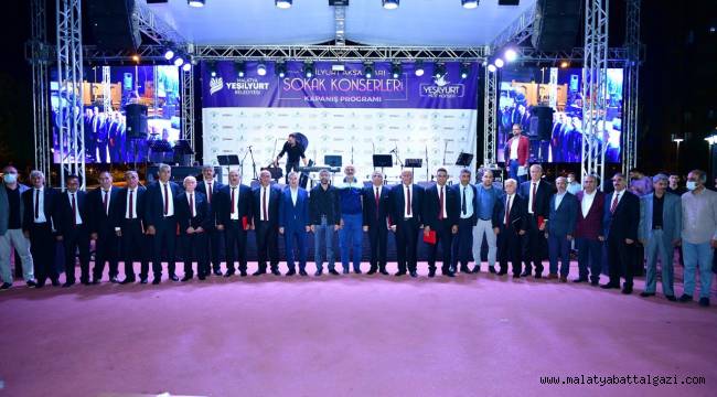 ULUSAL VE ULUSLARARASI 75 SANATÇININ ESERLERİYLE KATILDIĞI KARMA SERGİSİ AÇILDI