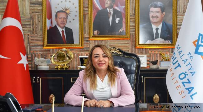 2020 YILININ EN BAŞARILI REKTÖRÜ PROF. DR. KARABULUT SEÇİLDİ