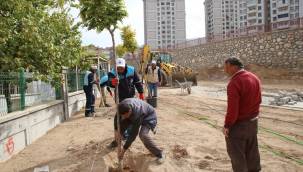 FIRAT MAHALLESİNDEKİ YENİ PARK YAPIMINDA SONA YAKLAŞILDI