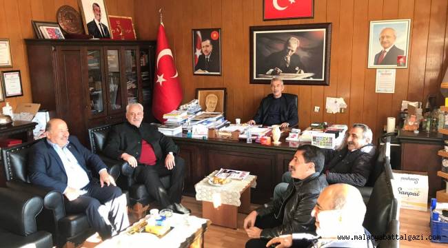 Kemaliye Belediye Başkanı Mehmet Karaman, Belediye Başkanımız Haluk Cömertoğlu'nu makamında ziyaret etti.