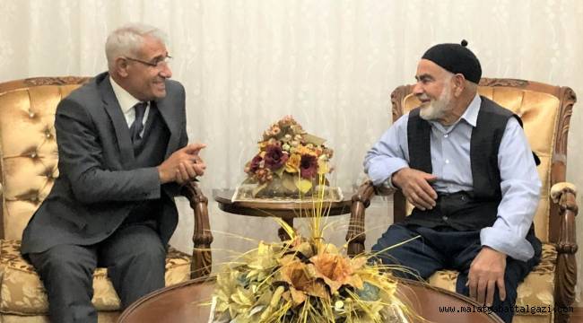 BAŞKAN GÜDER, BATTALGAZİ'DE ÇALMADIK KAPI GİRİLMEDİK EV BIRAKMIYOR