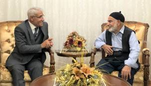 BAŞKAN GÜDER, BATTALGAZİ'DE ÇALMADIK KAPI GİRİLMEDİK EV BIRAKMIYOR