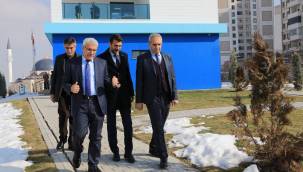 BAŞKAN GÜDER'DEN ÖĞRENCİLERE KÜTÜPHANE SÜRPRİZİ