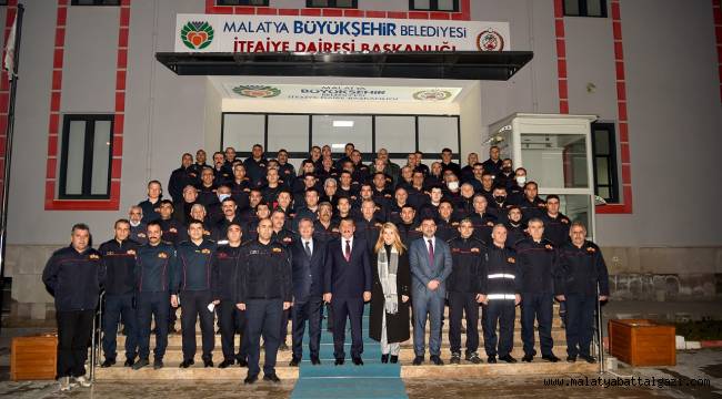 Büyükşehir Belediyesi İtfaiye Teşkilatı başarılı operasyonlara imza atıyor 2021'DE 6 BİN 451 OLAYA MÜDAHALE EDİLDİ