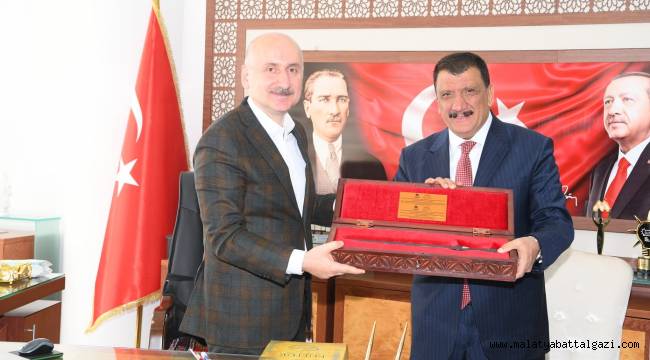 BAKAN KARAİSMAİLOĞLU'NDAN BAŞKAN GÜRKAN'A ZİYARET