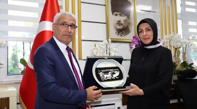 BAŞKAN GÜDER'DEN MİLLİ EĞİTİM MÜDÜRÜ ÖZDEMİR'E HAYIRLI OLSUN ZİYARETİ