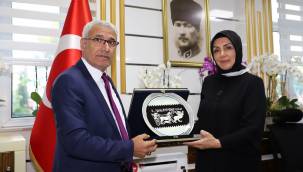 BAŞKAN GÜDER'DEN MİLLİ EĞİTİM MÜDÜRÜ ÖZDEMİR'E HAYIRLI OLSUN ZİYARETİ