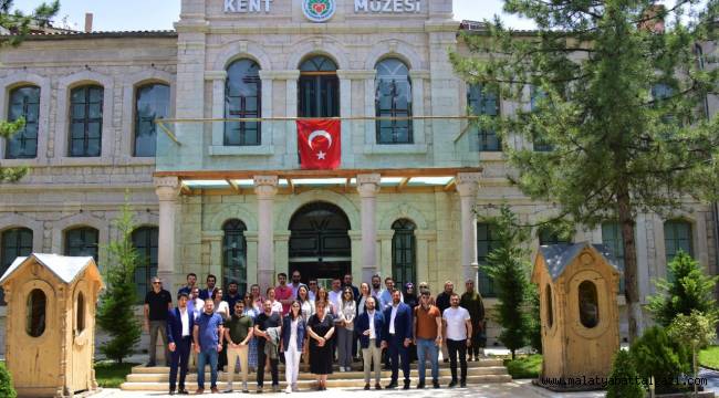 TOBB İstanbul Genç Girişimciler Kurulu üyeleriyle bir araya gelen Başkan Gürkan,