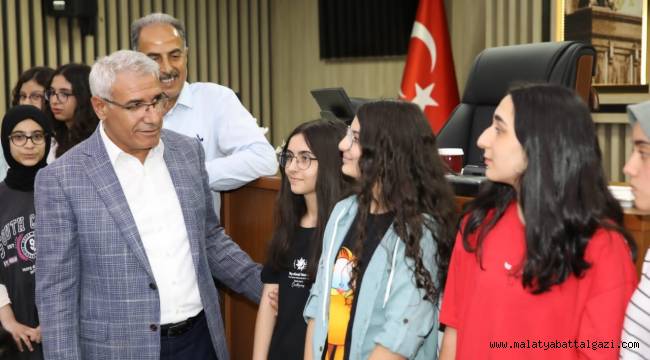 BAŞKAN GÜDER'DEN LGS'DE DERECEYE GİRENLERE ÖDÜL