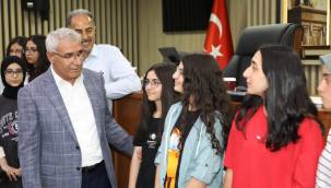 BAŞKAN GÜDER'DEN LGS'DE DERECEYE GİRENLERE ÖDÜL