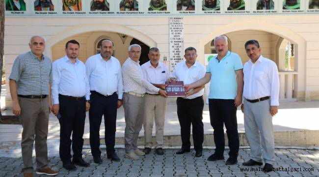 BAŞKAN GÜDER'DEN ZEYNEL ABİDİN TÜRBESİ VAKFINA MUHARREM AYI ZİYARETİ